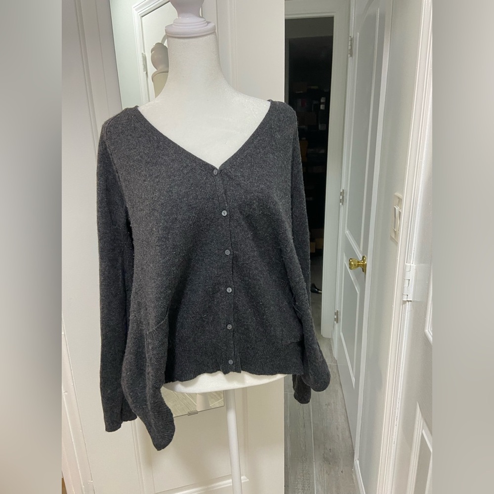 Elegant Gray Women's Cashmere Cardigan